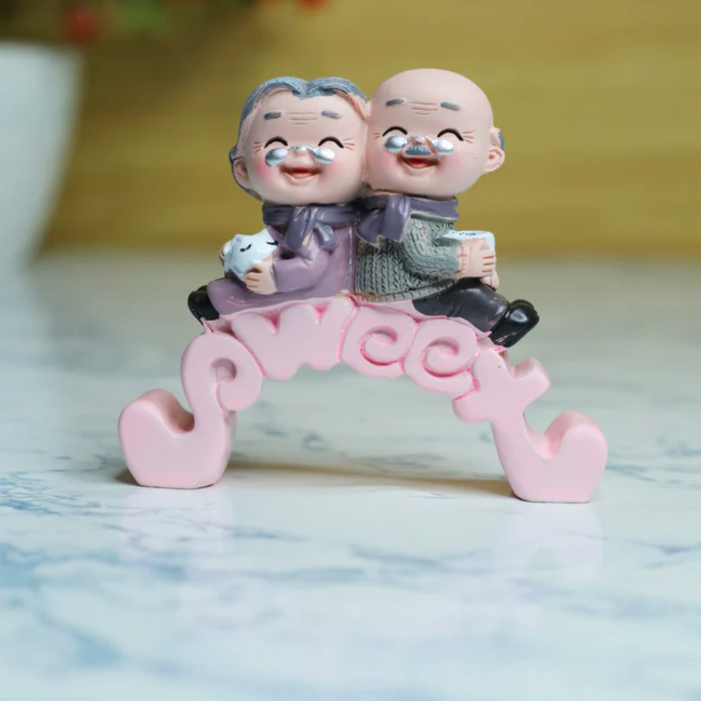 Miniature Sweet Old Couple Sitting Decor miniature for terrariums - myBageecha