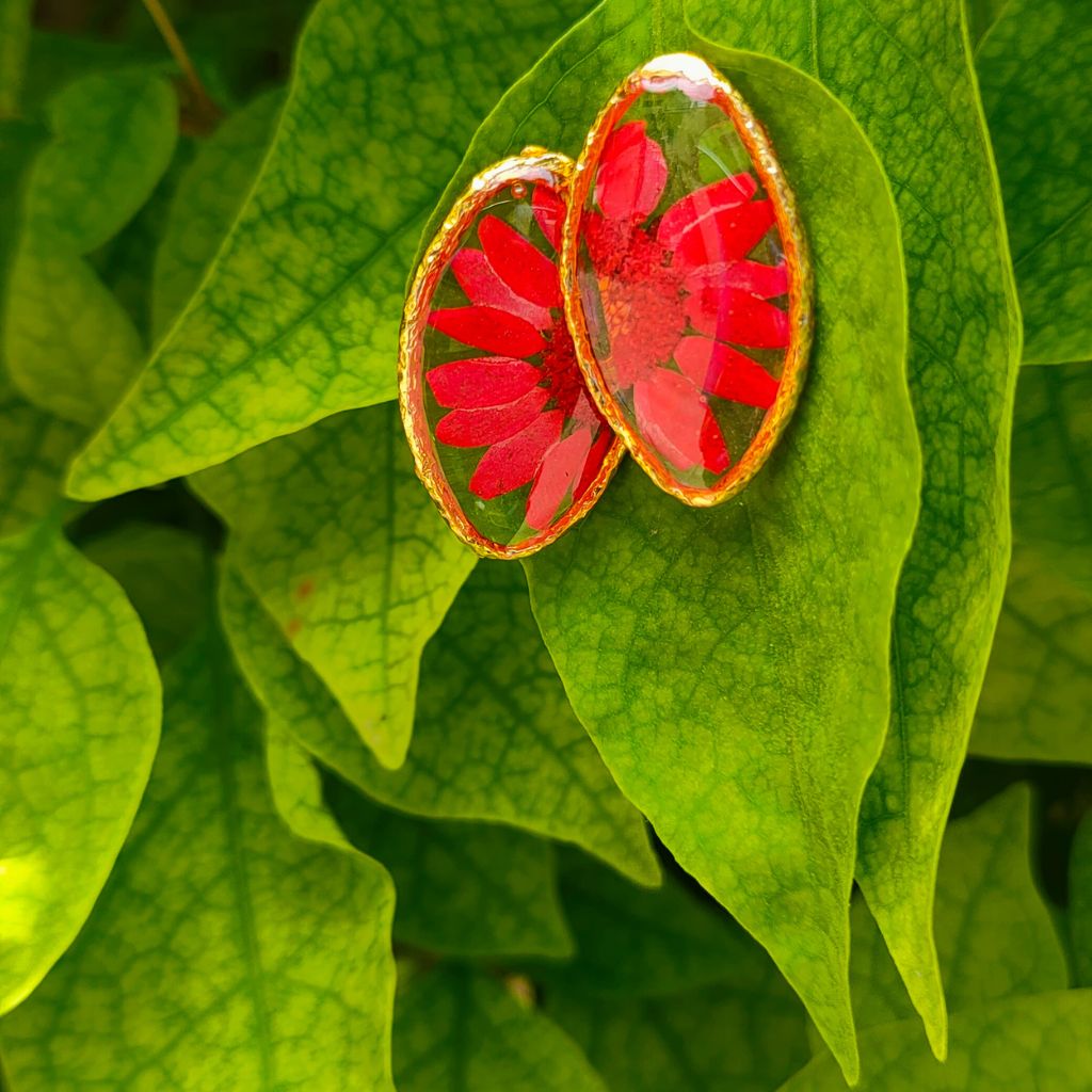 Tamed Flames Stud Real Dried Flower Earrings - myBageecha