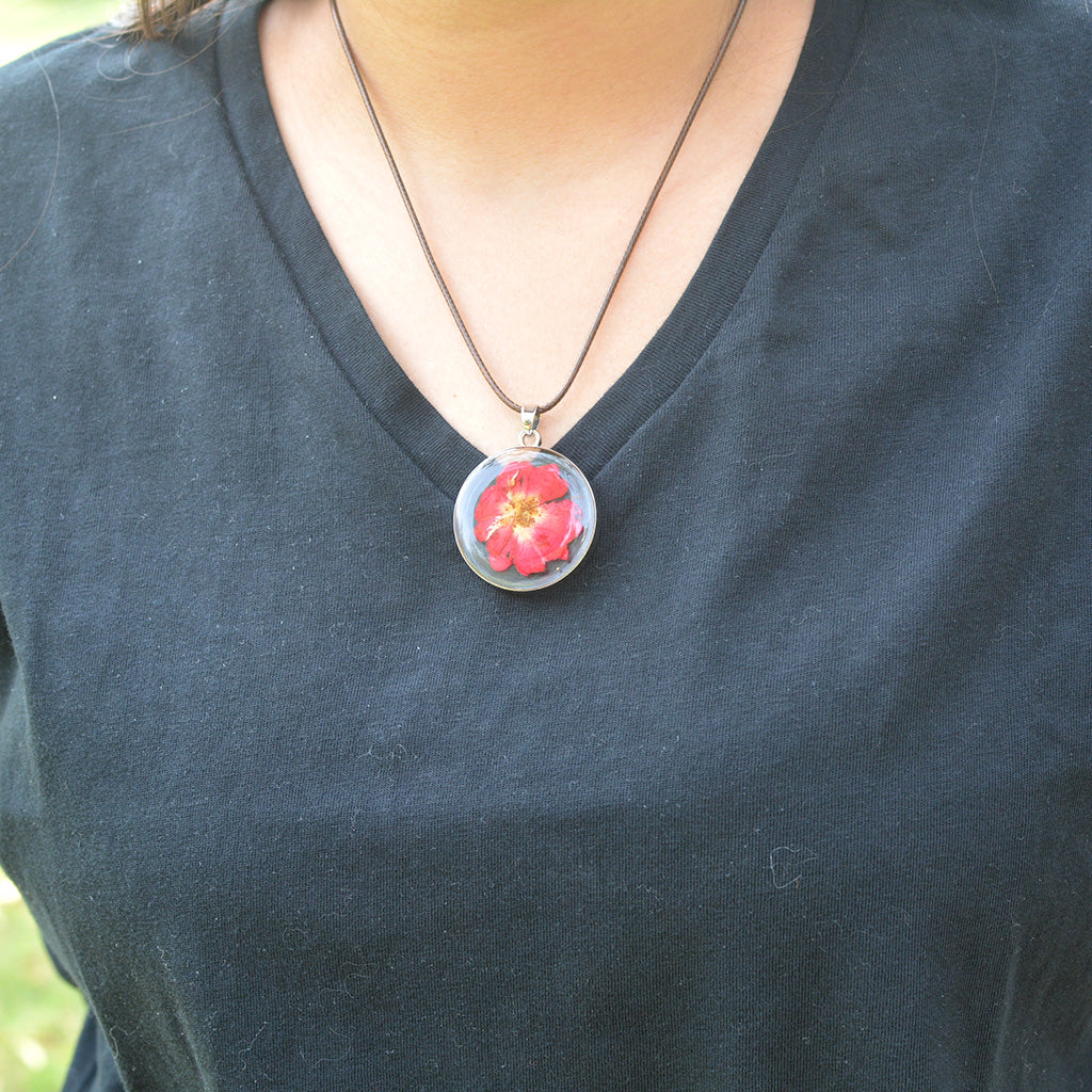 A Wild Rouge Real Dried Flower Necklace - myBageecha