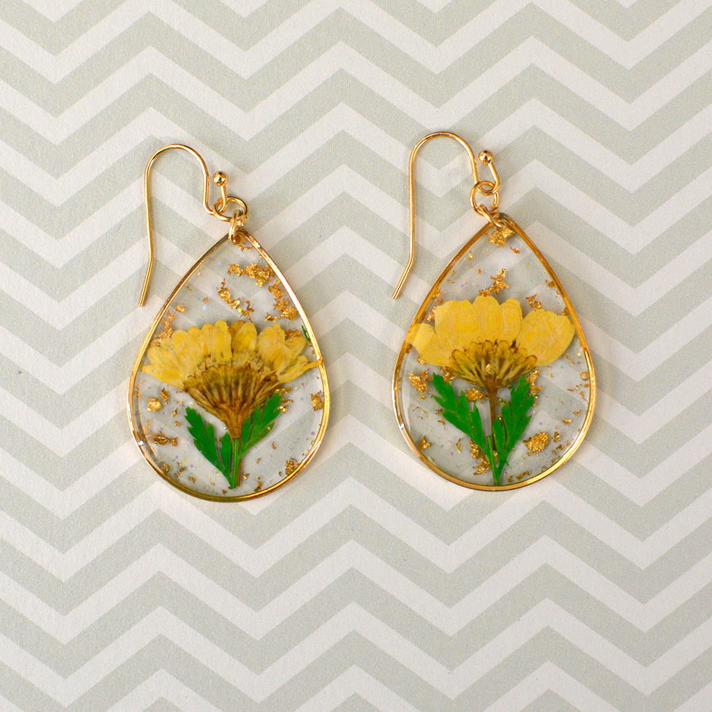 Bees & Trees Real Dried Flower Earrings - myBageecha