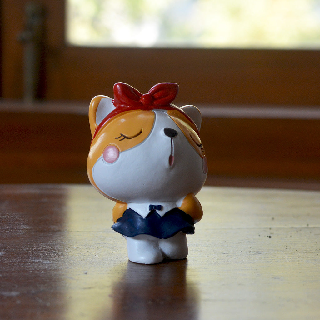 Miniature Big Head Cat – Cute Resin Decor for Terrariums & DIY Gardens