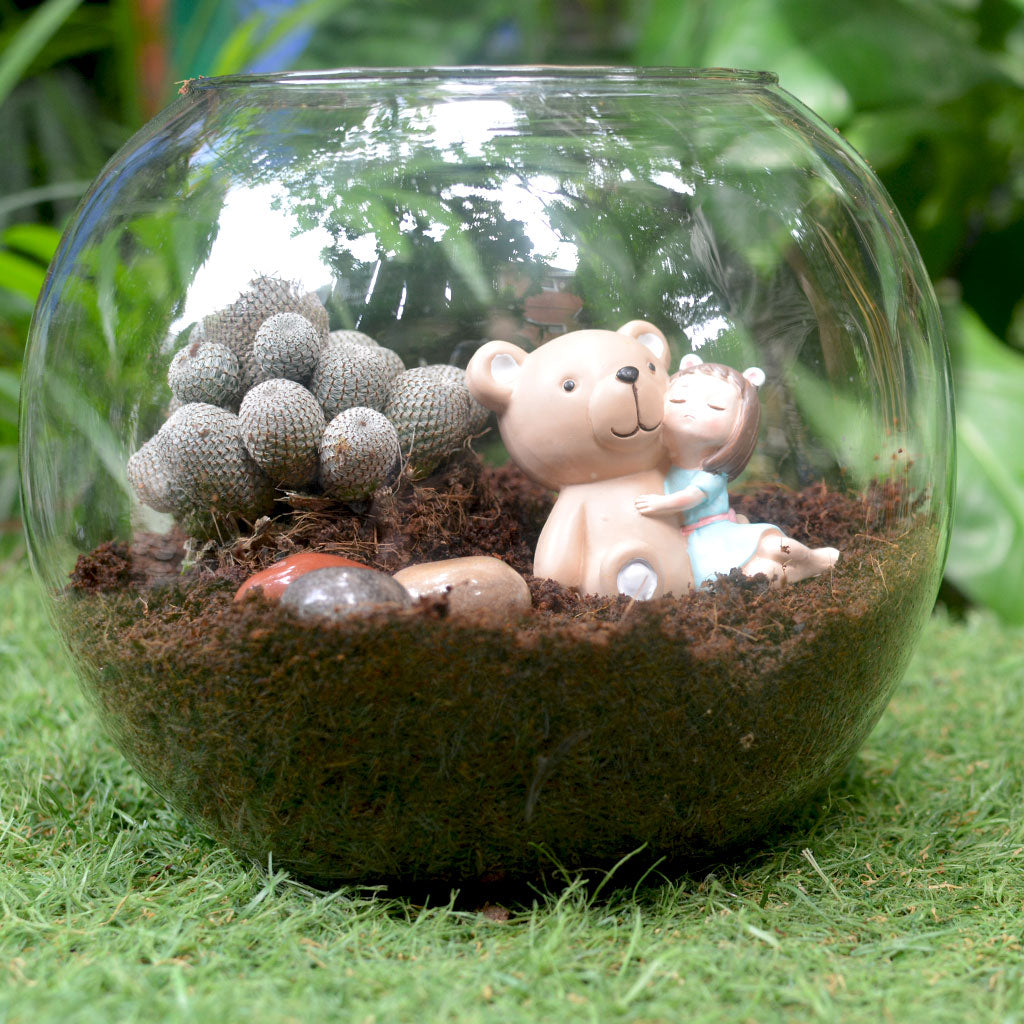 Miniature Girl with Teddy Bear – Cute Resin Decor for emotional character décor