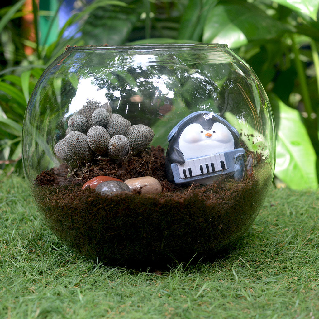 Miniature Plump Penguin Playing Keyboard Decor - myBageecha