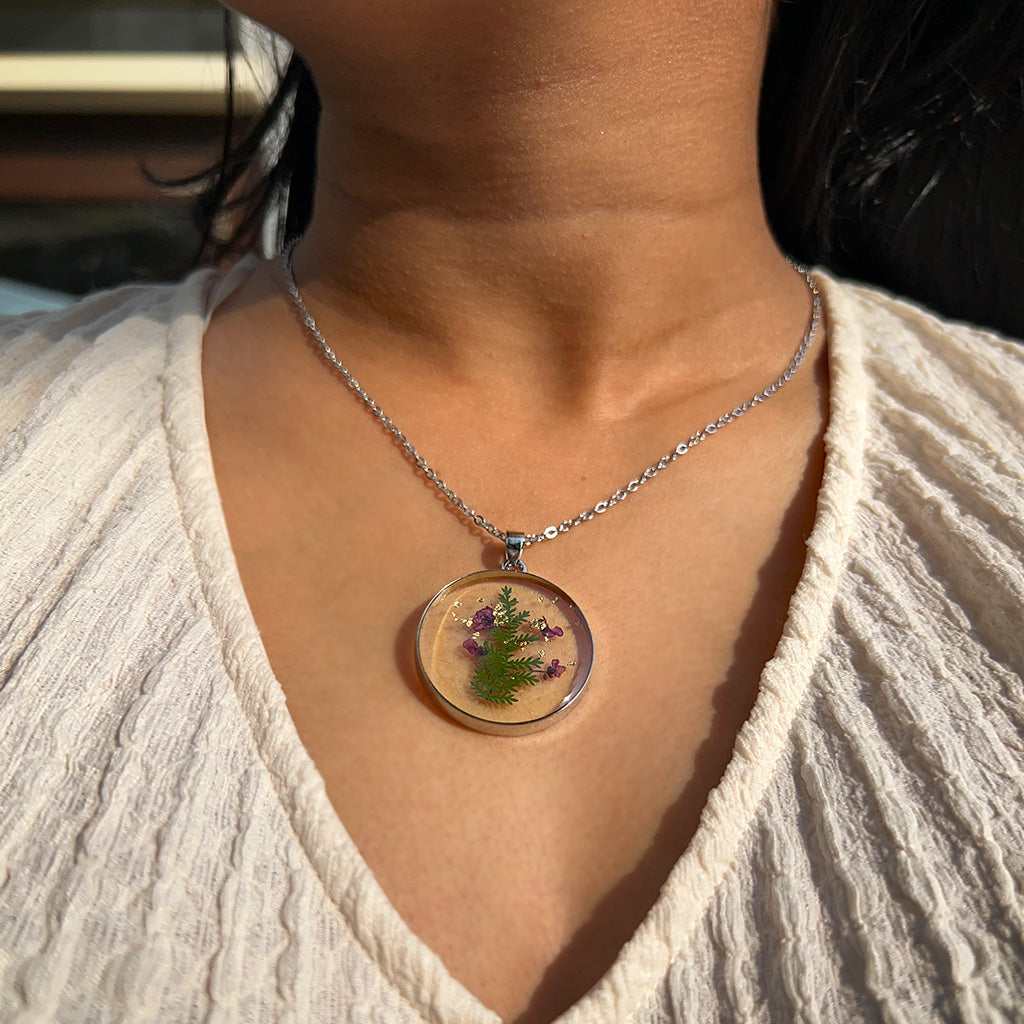Relucent Fern Real Dried Flower Necklace - myBageecha