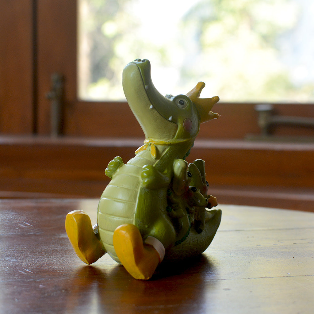 Miniature Royal Crocodile Family – Cute Decor for Gardens resin crocodile figurines