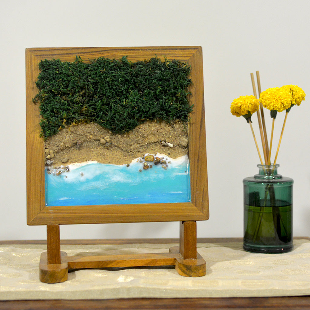 Sandy Shores moss tabletop frame – front view