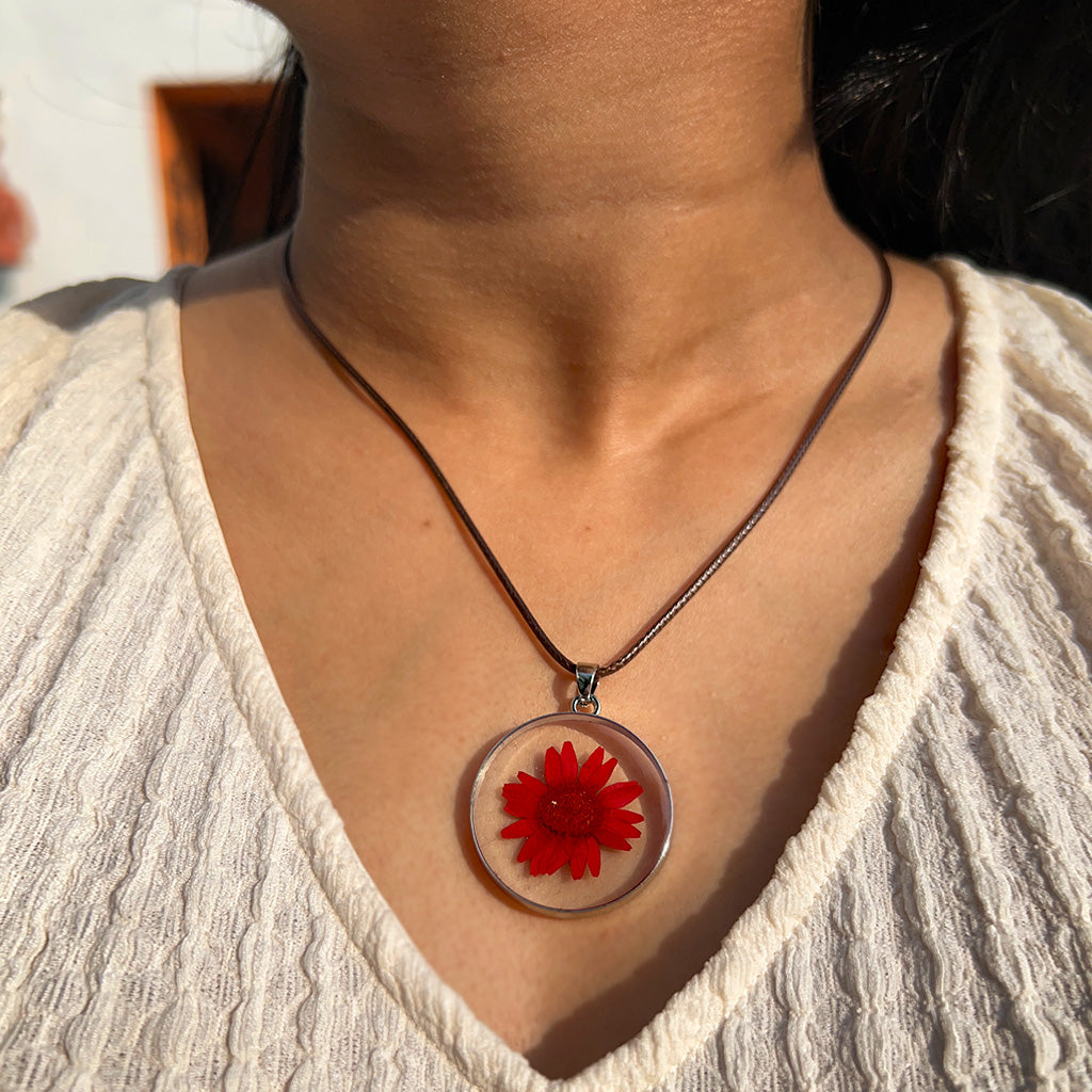 Scarlet Story Real Dried Flower Necklace - myBageecha