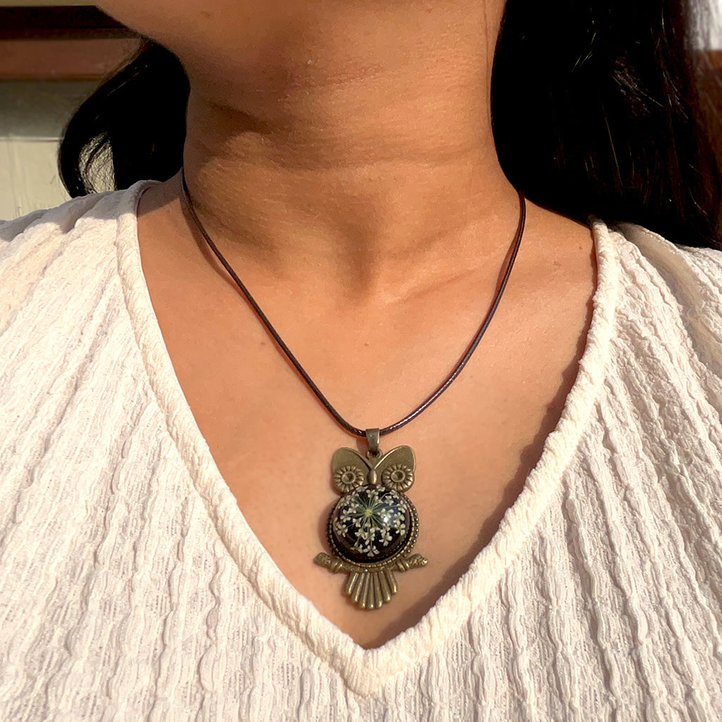 A Starry Hoot Real Dried Flower Necklace