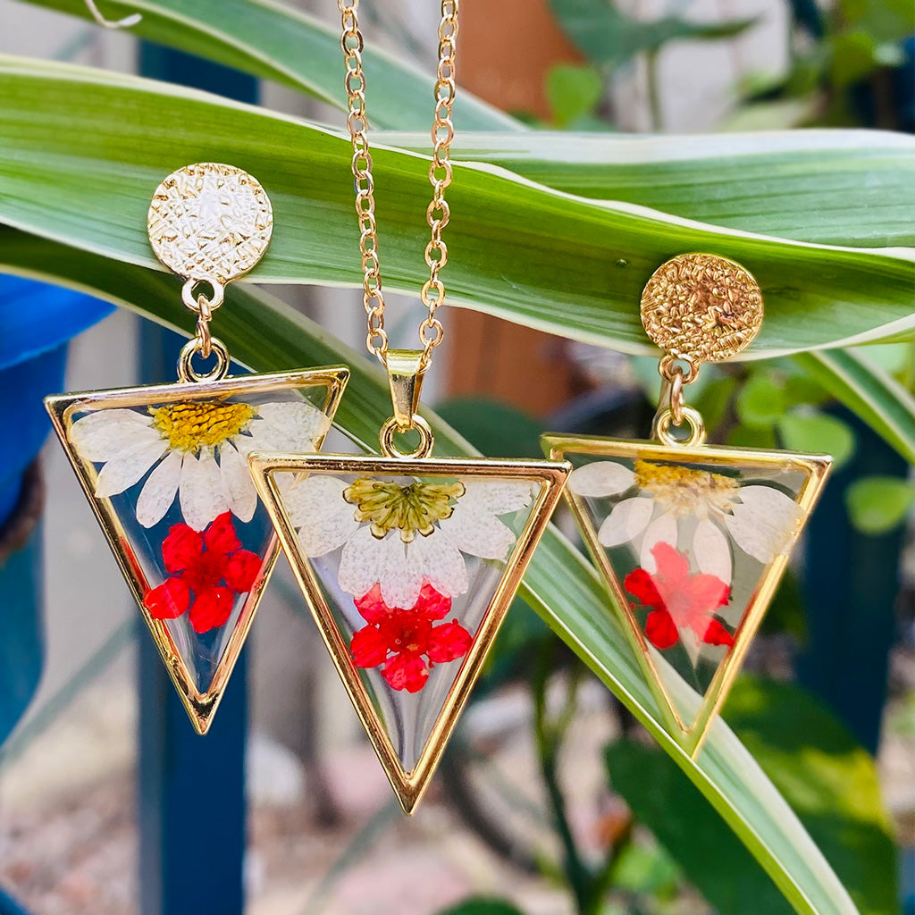Summer Indulgence Real Dried Flower Necklace Earring Set - myBageecha