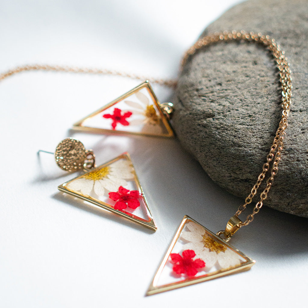Summer Indulgence Real Dried Flower Necklace Earring Set - myBageecha