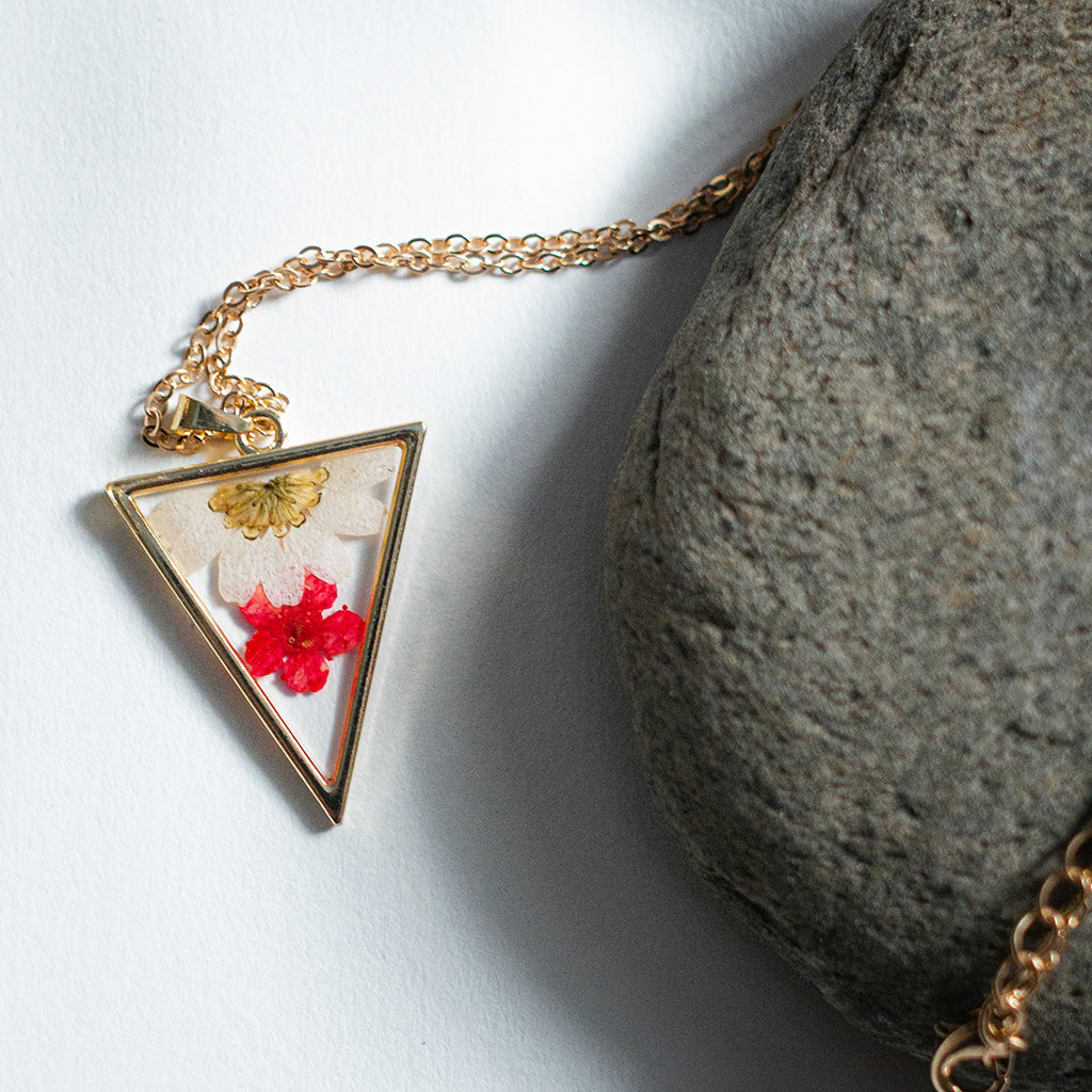 Summer Indulgence Real Dried Flower Necklace Earring Set - myBageecha