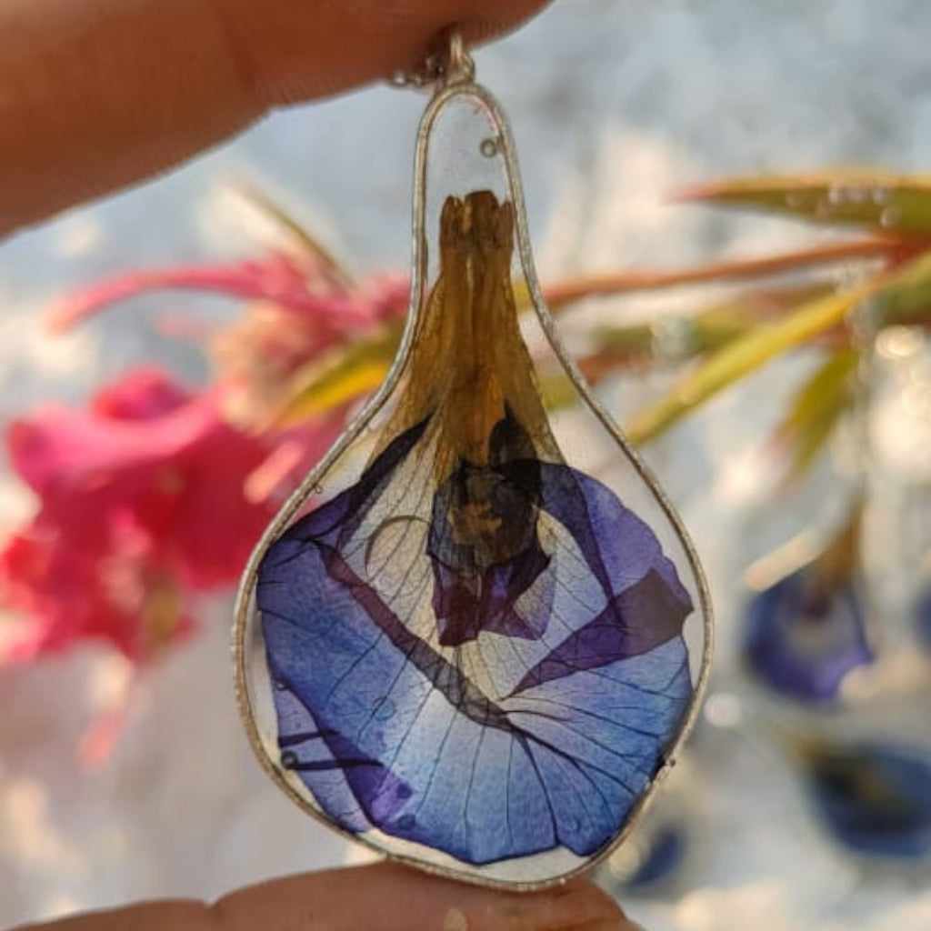 Conspicuous Peaflower Real Dried Flower Necklace - myBageecha