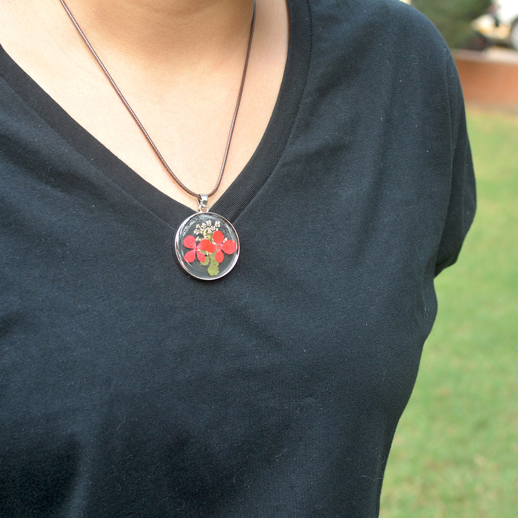 Whiff of Amour Real Dried Flower Necklace - myBageecha