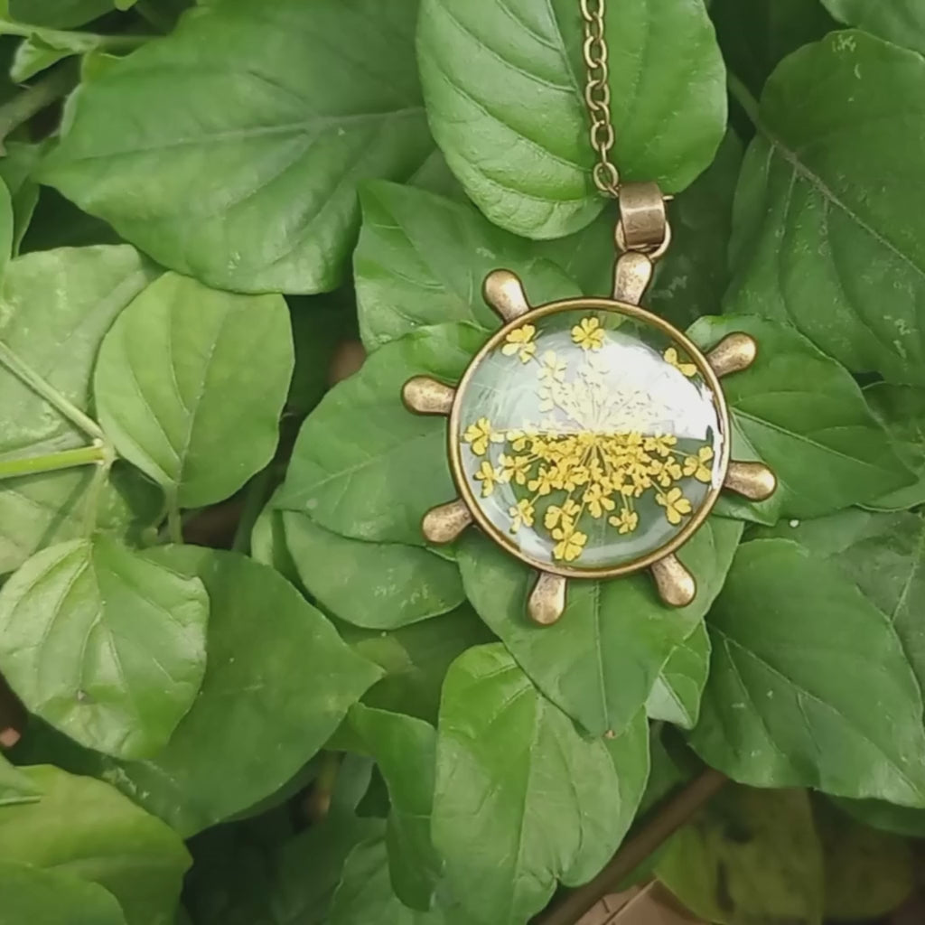 Saffron Stars Flower Necklace