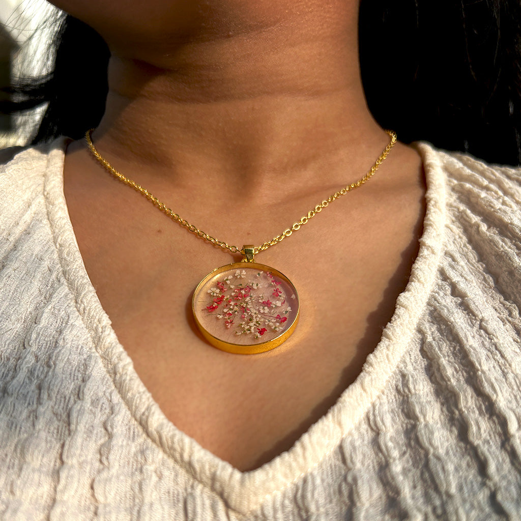 Speckled Embellishment Real Dried Flower Necklace