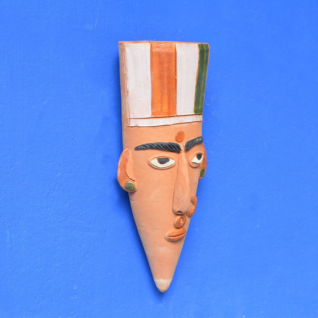 Side view of Hanging Townsfolk Pot - myBageecha