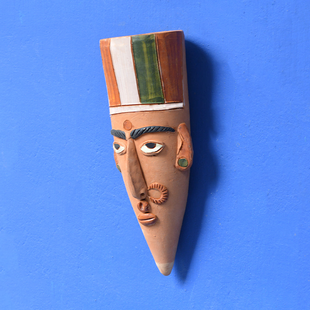 Close view of Hanging Townsfolk Pot- myBageecha