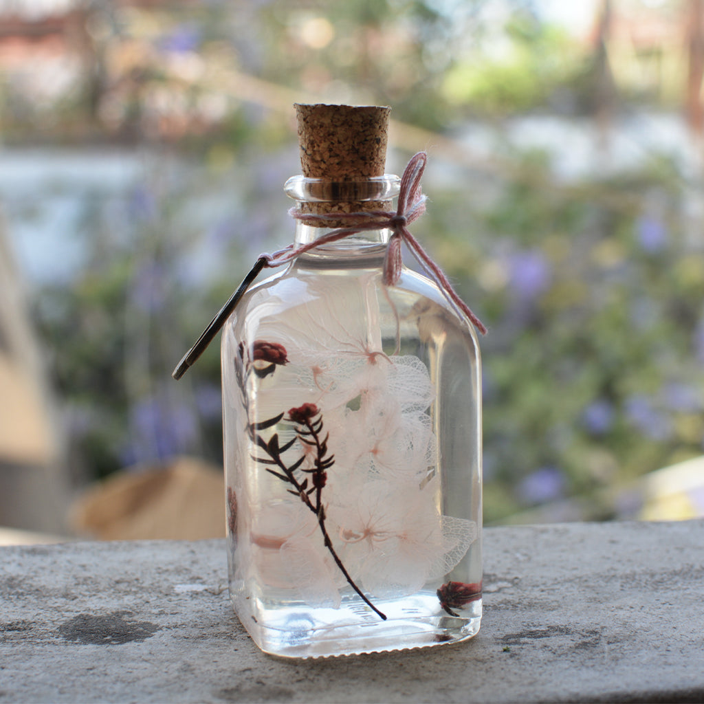 A nature-inspired preserved arrangement echoing quiet wild meadows and open fields.