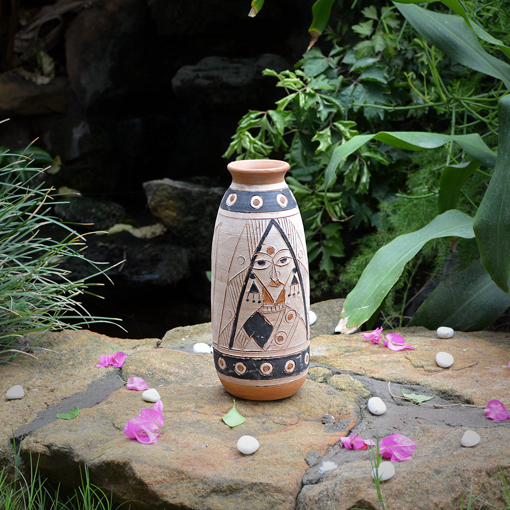 Towns Lady Terracotta Pot front view – myBageecha