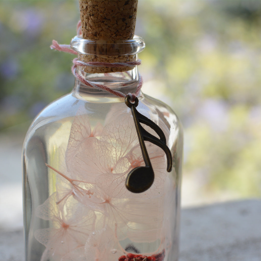 Notes in the Wild Preserved Flower Tabletop - myBageecha