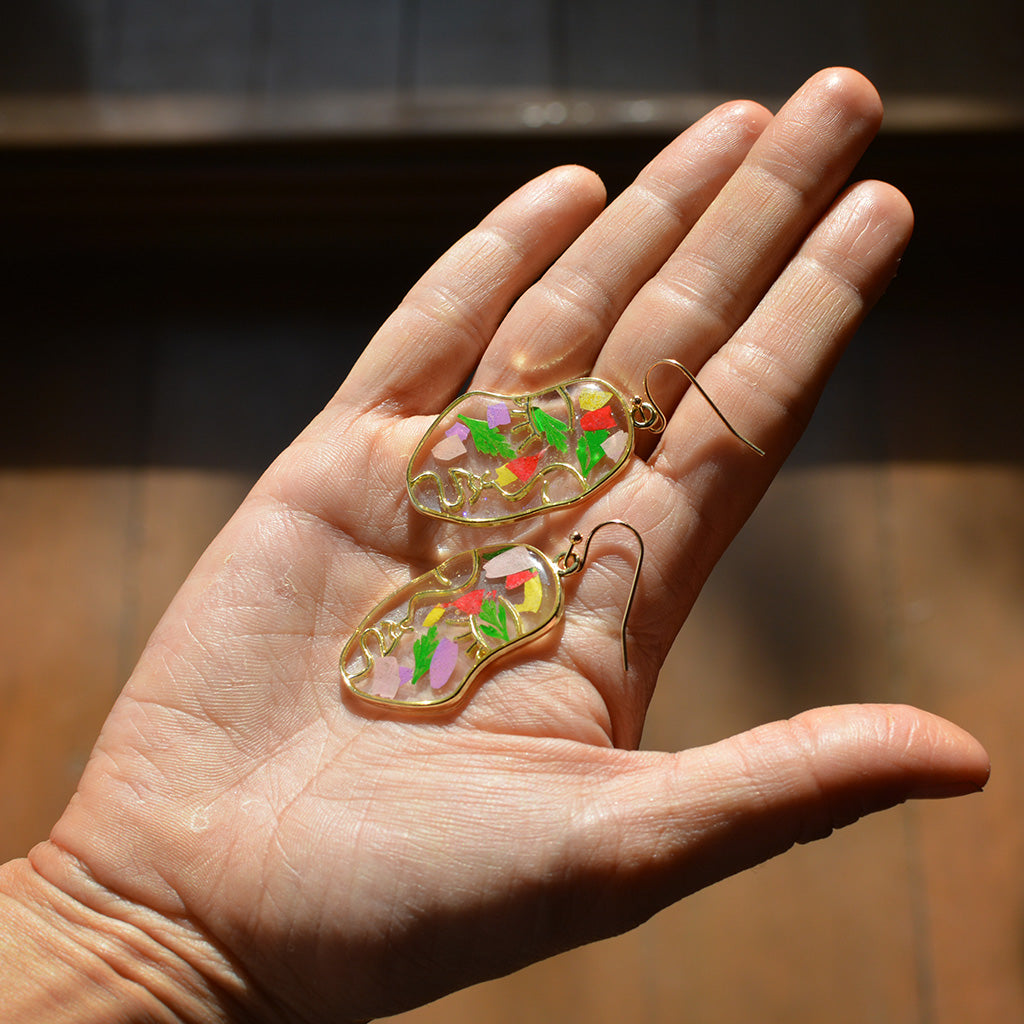 Arresting Visage Real Dried Flower Earrings - myBageecha