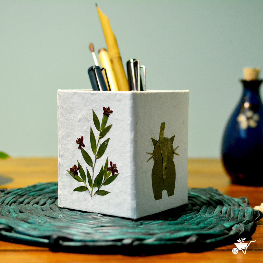 Catty Stroll Pen Stand - myBageecha