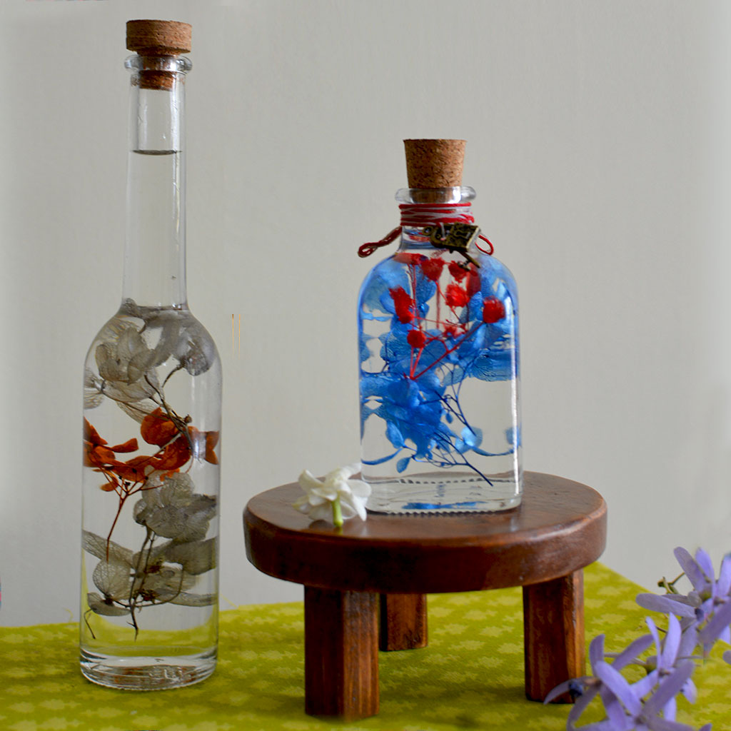 Dish of Bliss Stand holding a preserved bottle – stable tabletop presentation.