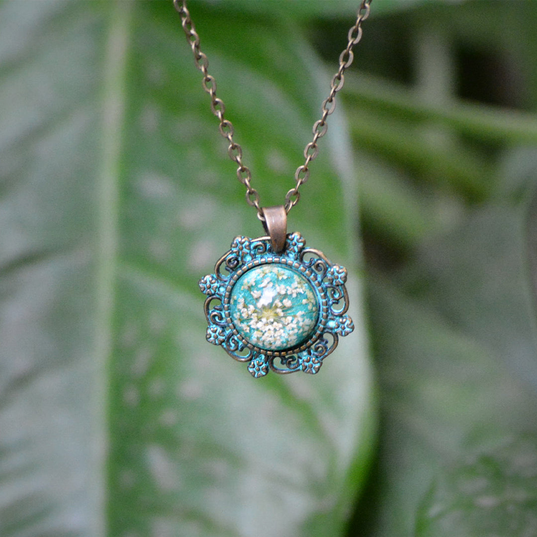 Emerald Prang Real Dried Flower Necklace - myBageecha