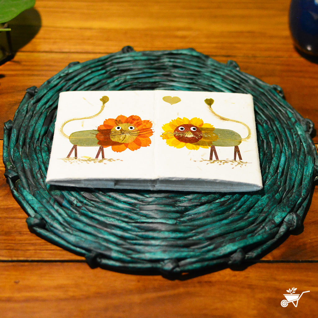 Enamouring Lion Pen Stand - myBageecha