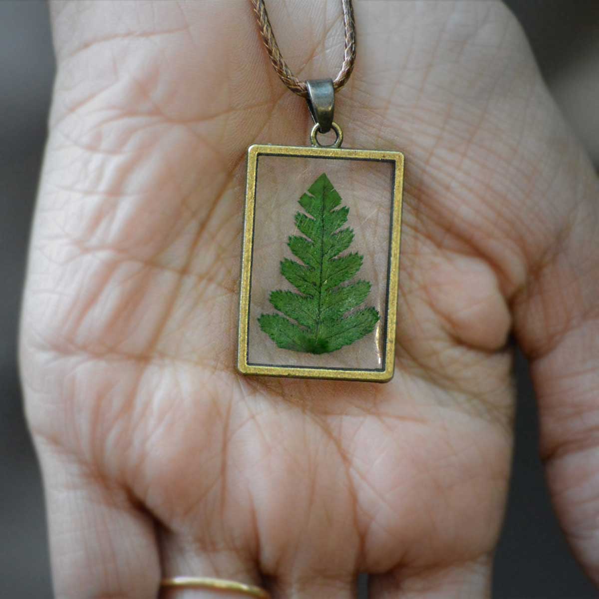 Felicitous Fern Real Dried Flower Necklace - myBageecha