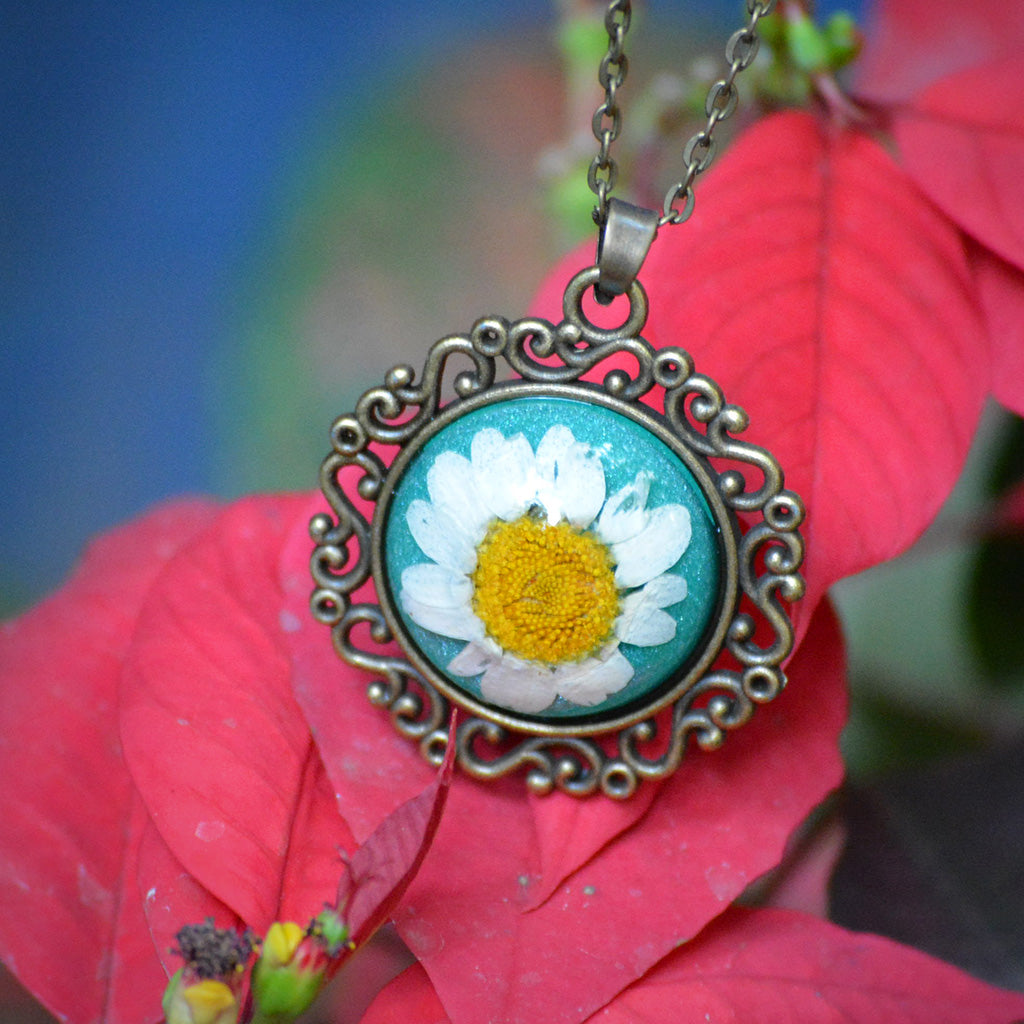 Frosted Daisy Real Dried Flower Necklace - myBageecha
