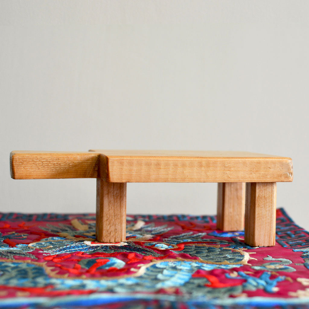 Platter of Delight Tabletop Stand by myBageecha – circular display platform for preserved tabletops.