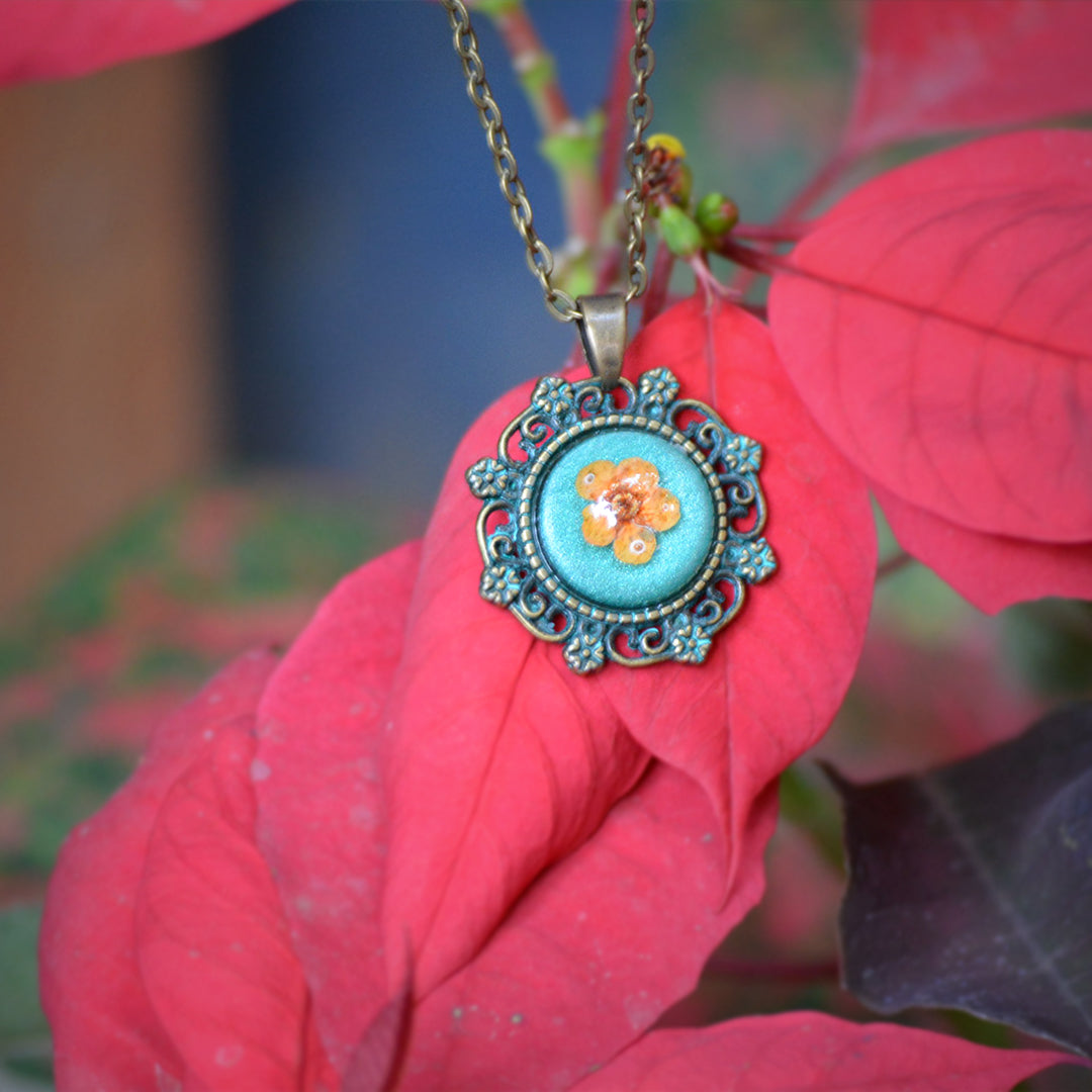 Regal Grace Real Dried Flower Necklace - myBageecha