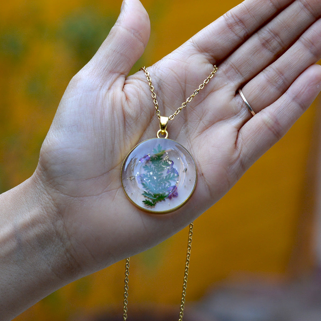 Relucent Fern Real Dried Flower Necklace - myBageecha