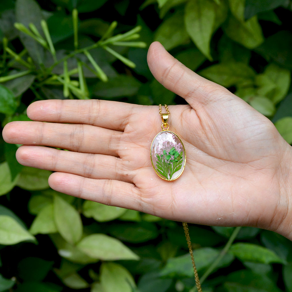 Resplendent Radiance Real Dried Flower Necklace - myBageecha