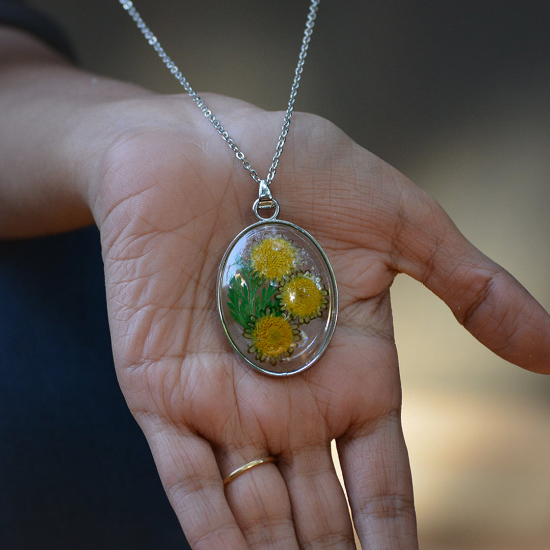 Vincent Bloom Real Dried Flower Necklace - myBageecha