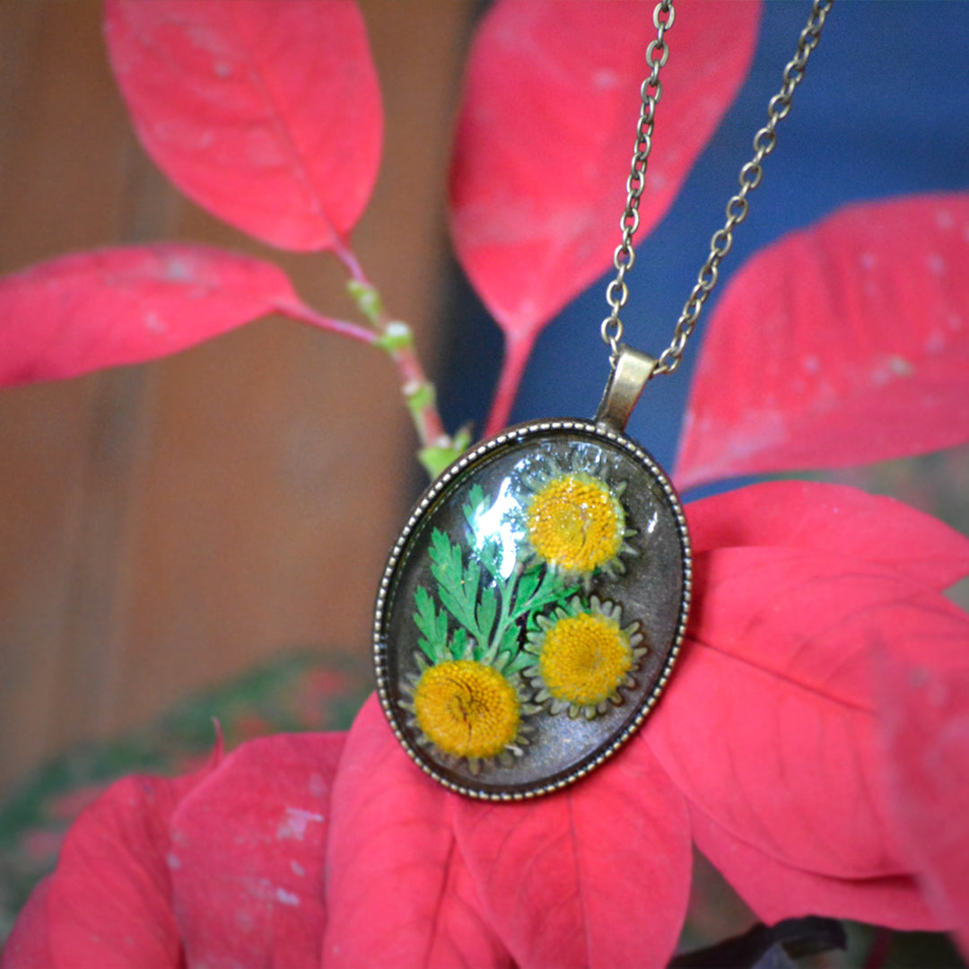 Vincent Star Real Dried Flower Necklace - myBageecha