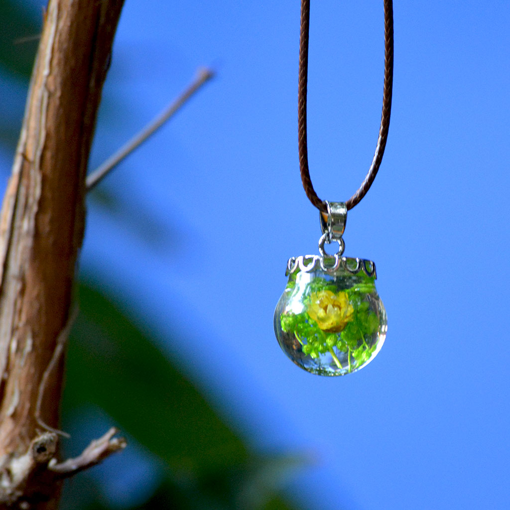 A Vivid Pansy Real Dried Flower Necklace - myBageecha