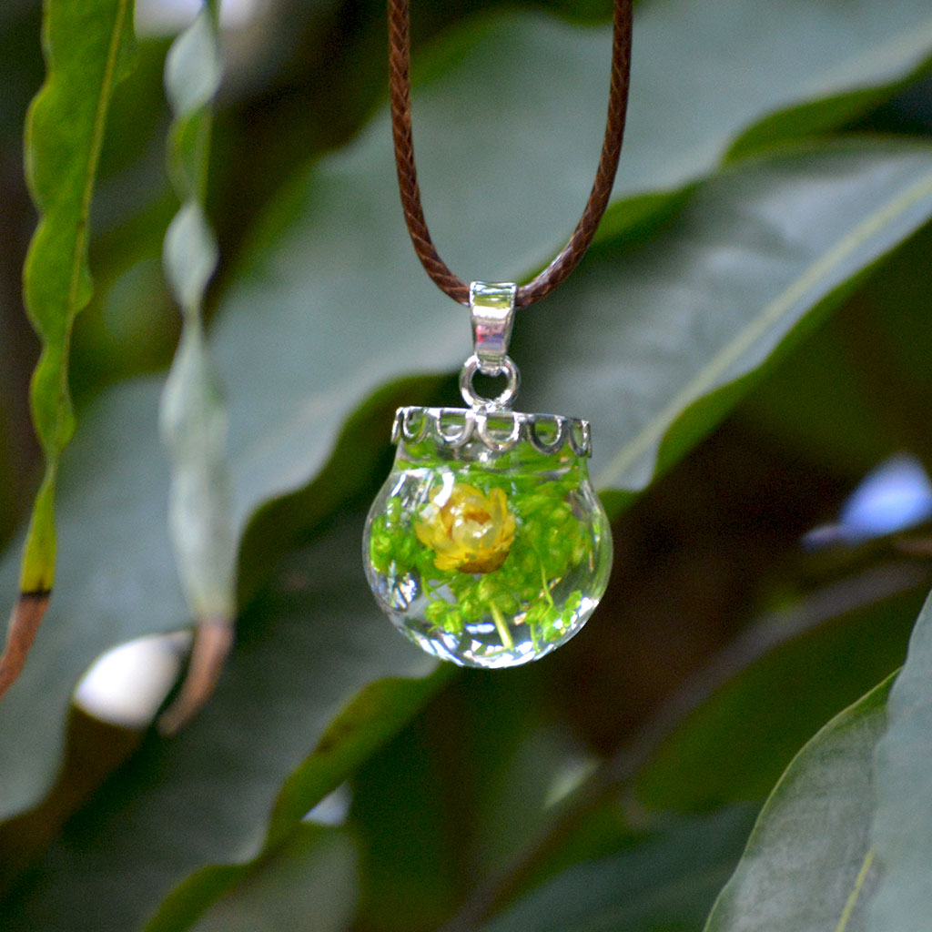 A Vivid Pansy Real Dried Flower Necklace - myBageecha