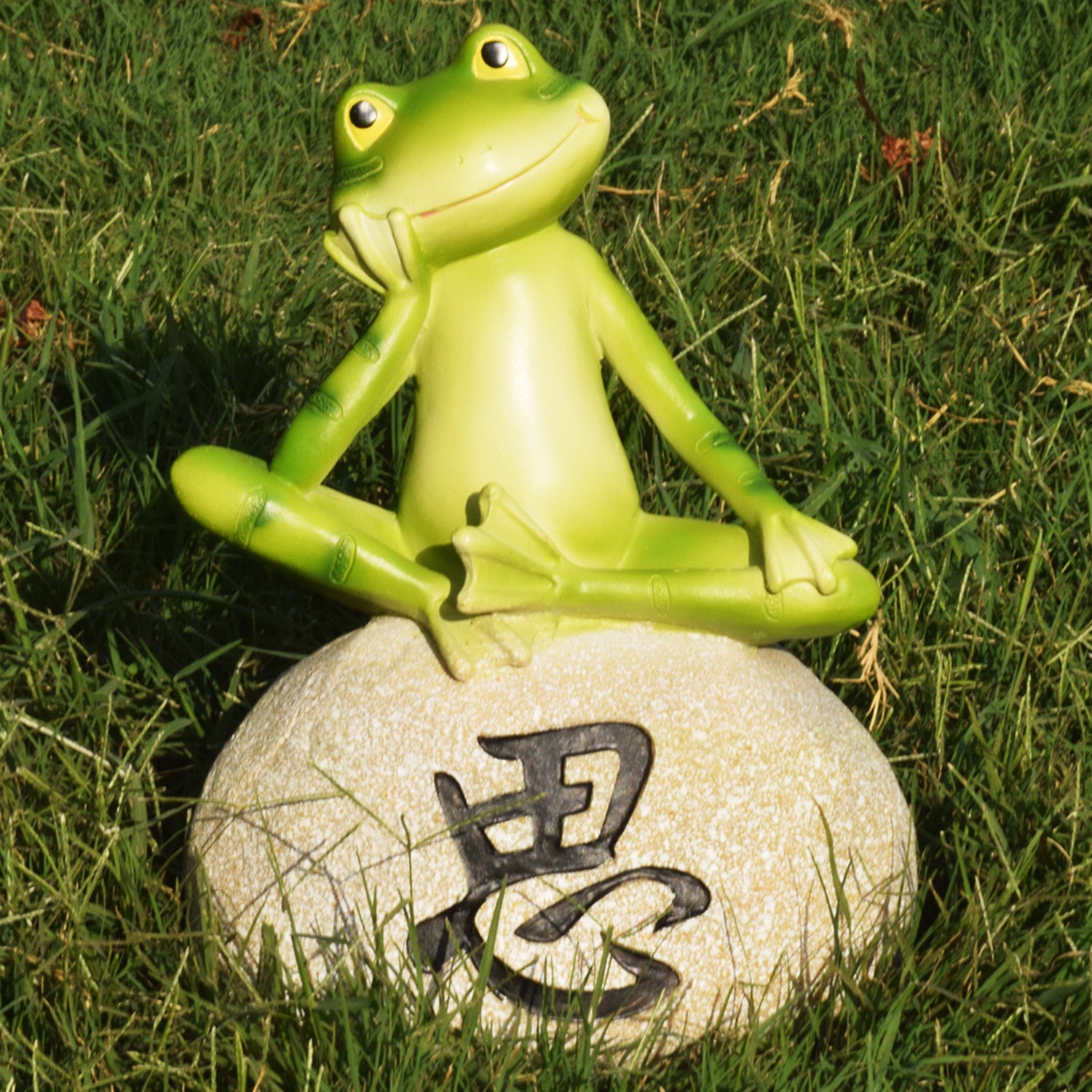 Set of 2 : Frogs sitting on Stone - Feng Shui for luck - myBageecha