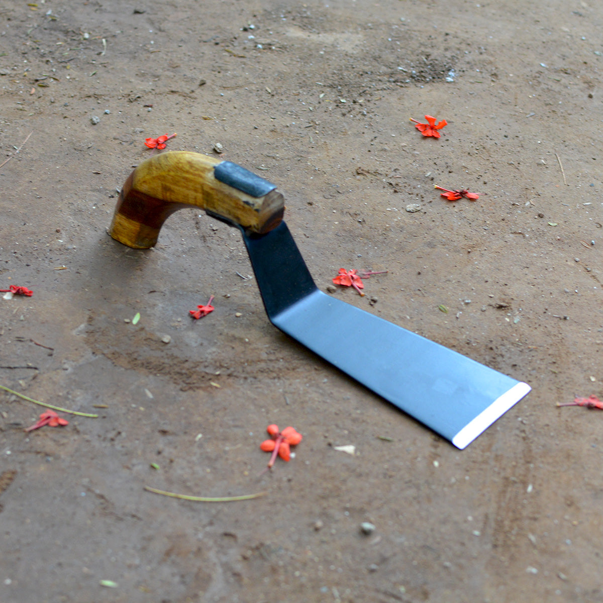 Khurpa with Wooden Handle for digging – myBageecha