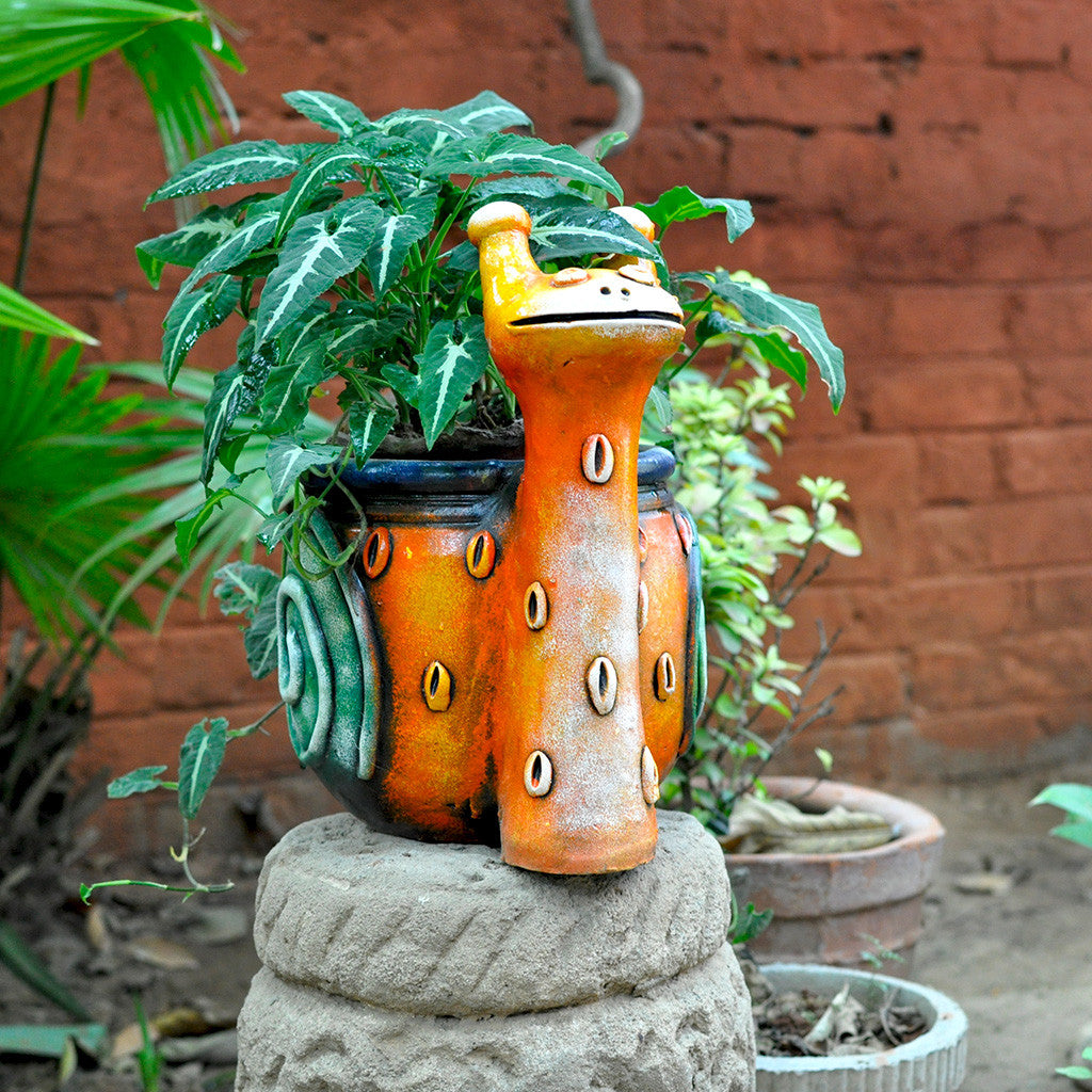 Front view of Snail Planter - myBageecha