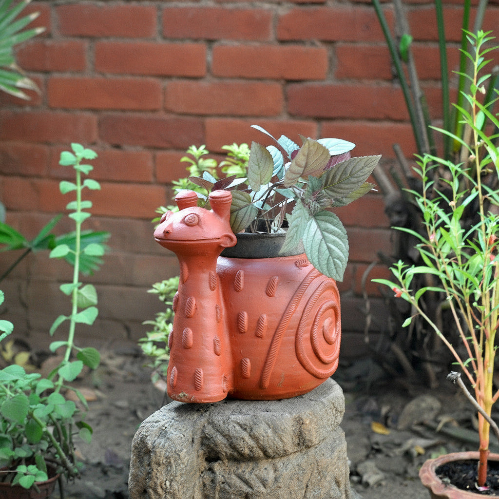 Terracotta Snail Brown Planter front view – myBageecha