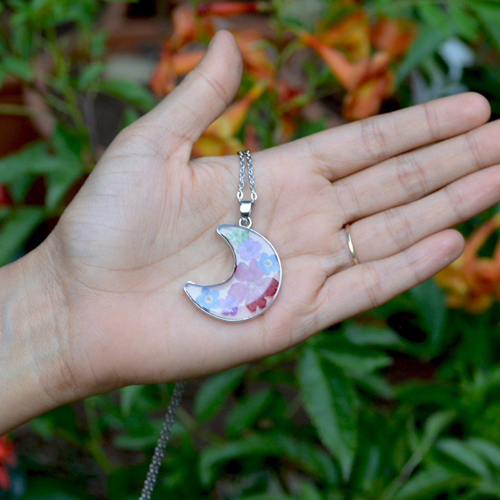 To The Moon Real Dried Flower Necklace - myBageecha