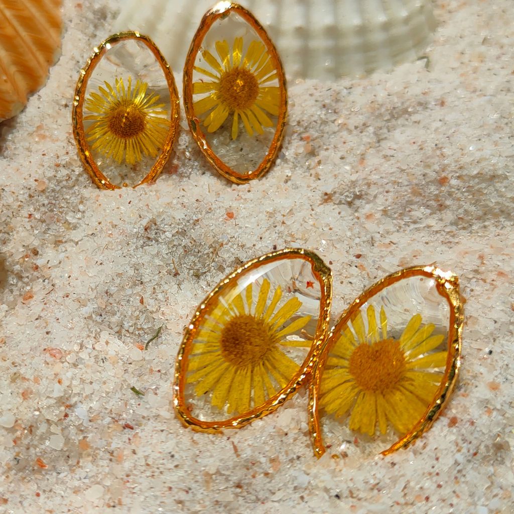 Embracing The Dawn Stud Real Dried Flower Earrings - myBageecha