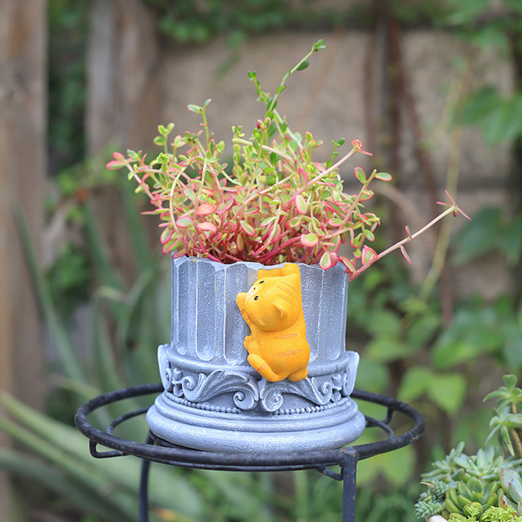 Cute Cat Climbing Up the Pillar Resin Succulent Pot