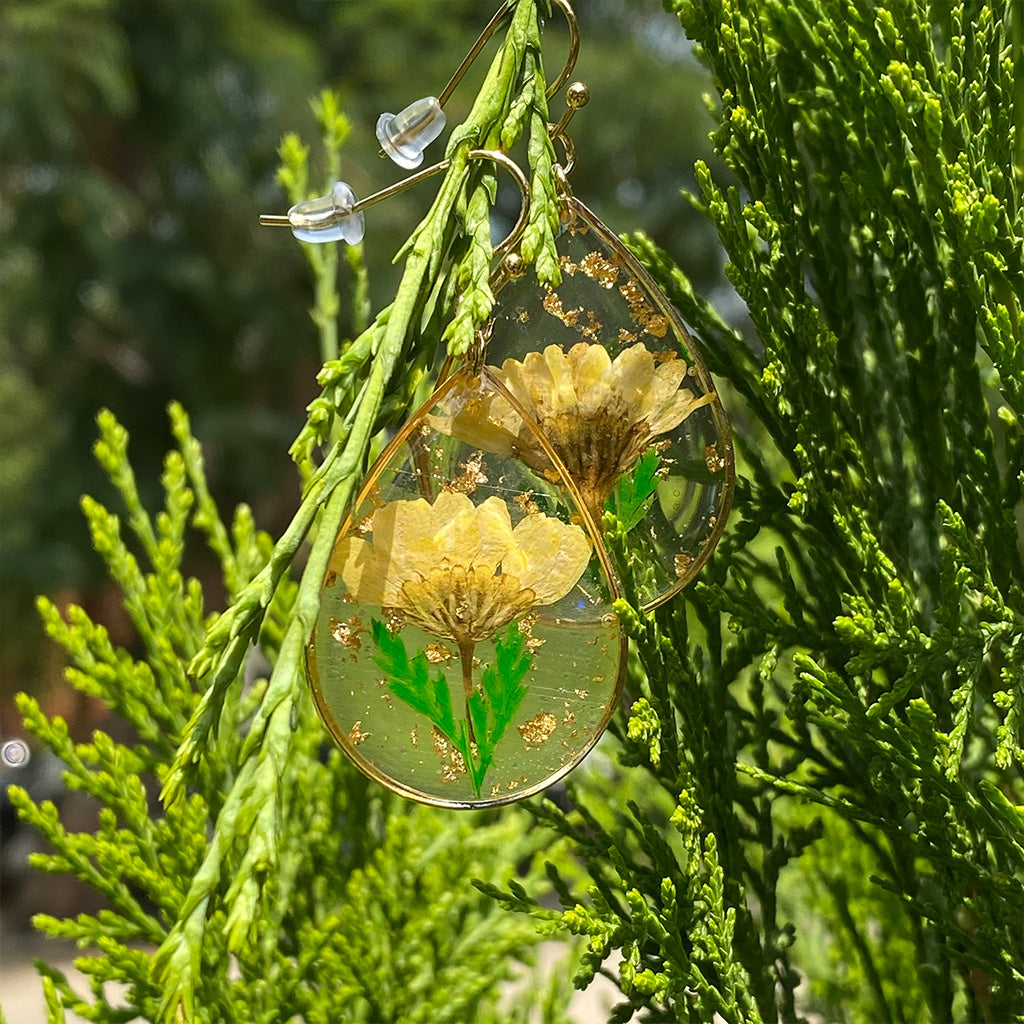 Bees & Trees Real Dried Flower Earrings - myBageecha