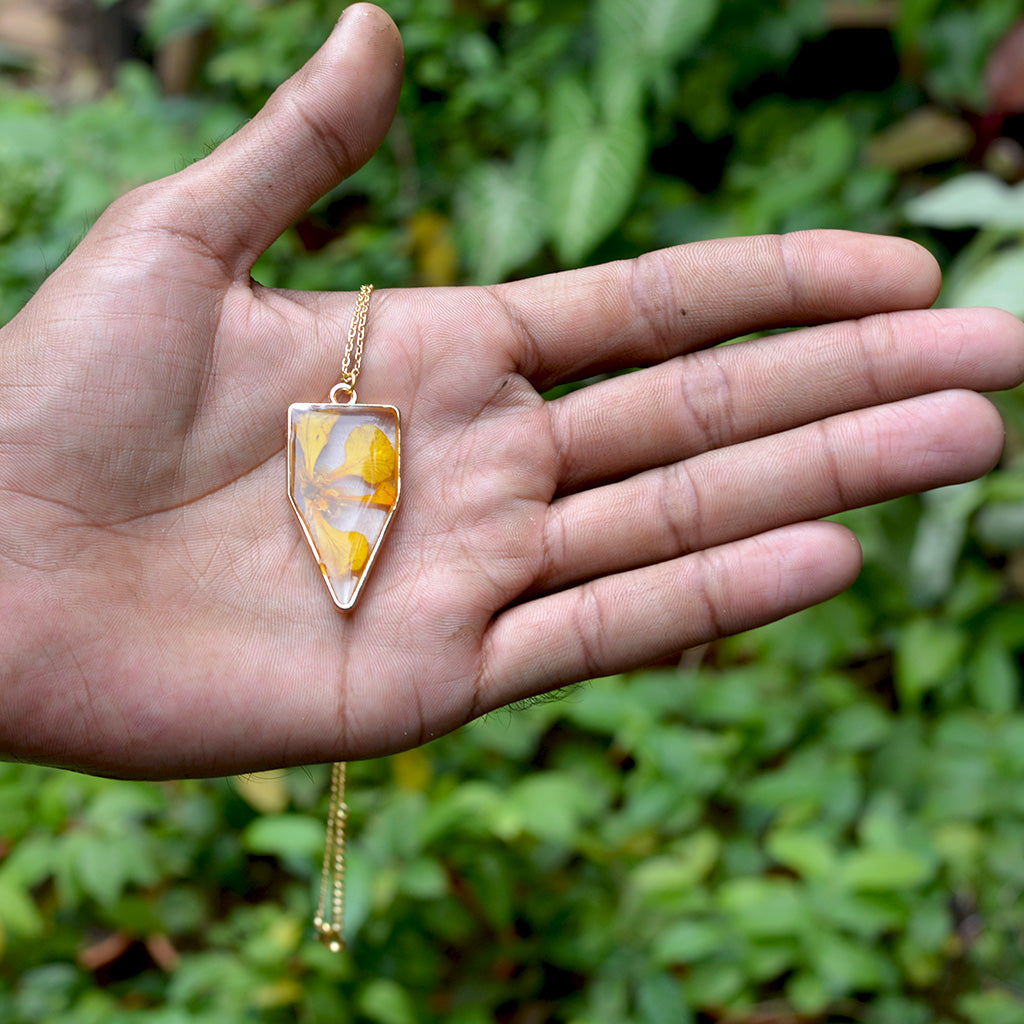 Mesmeric Gulmohar Real Dried Flower Necklace - myBageecha