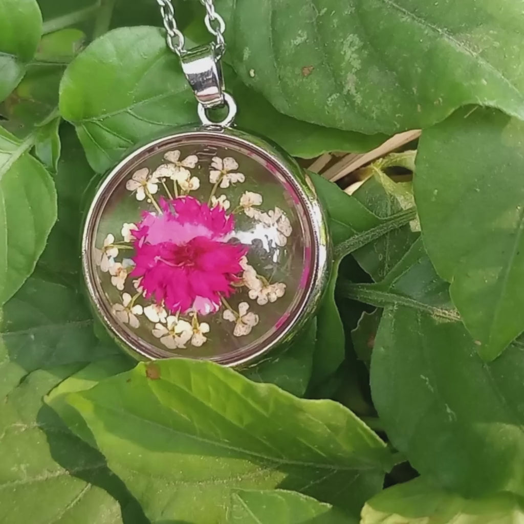 Fragrant Vigour  Flower Necklace