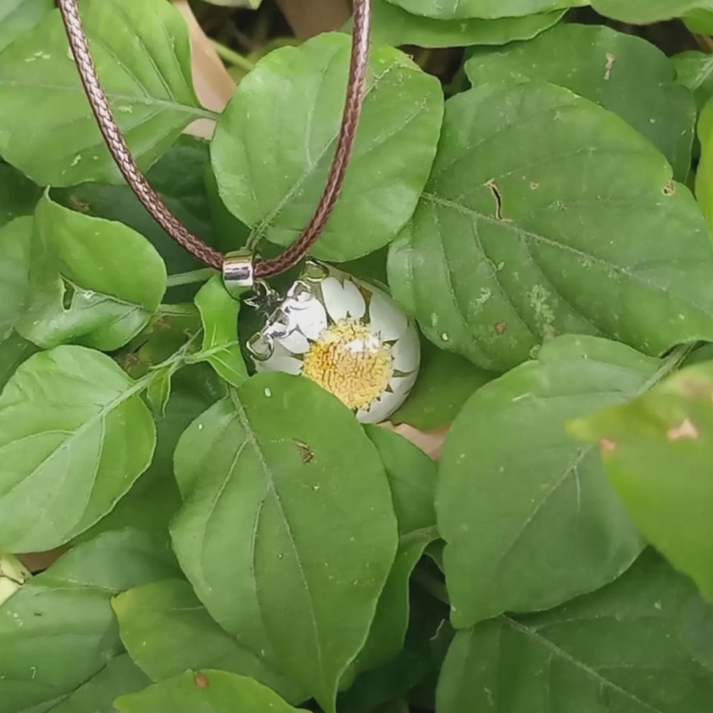 Hushed Whites Dried Flower Necklace